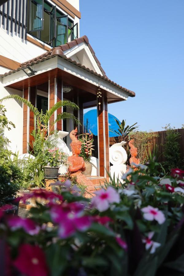 Puak Taem Boutique Hotel Chiang Mai Extérieur photo
